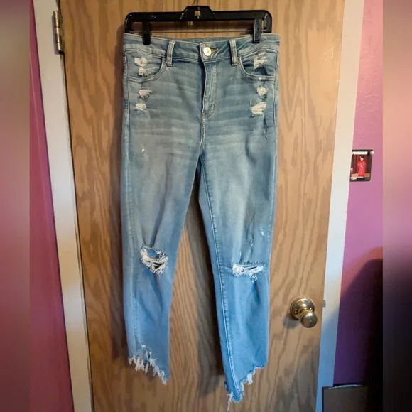 American  Eagle Outfitters High Rise Crop Light Blue Distressed Jeans - Picture 4 of 15